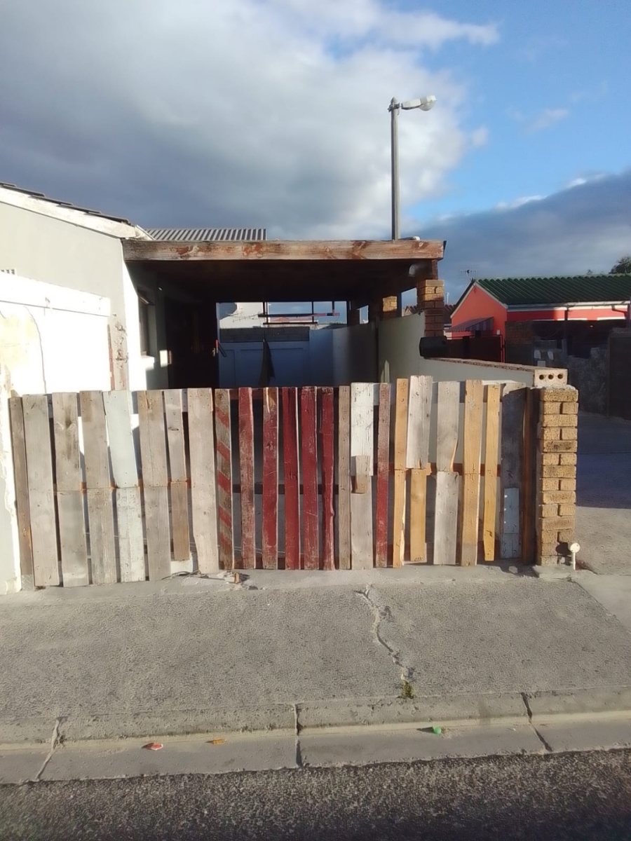  Bedroom Property for Sale in Beacon Valley Western Cape